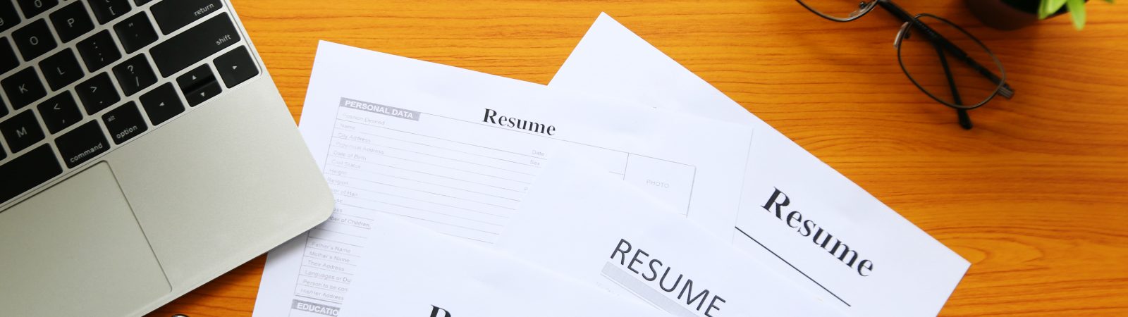 resume on table Office Business