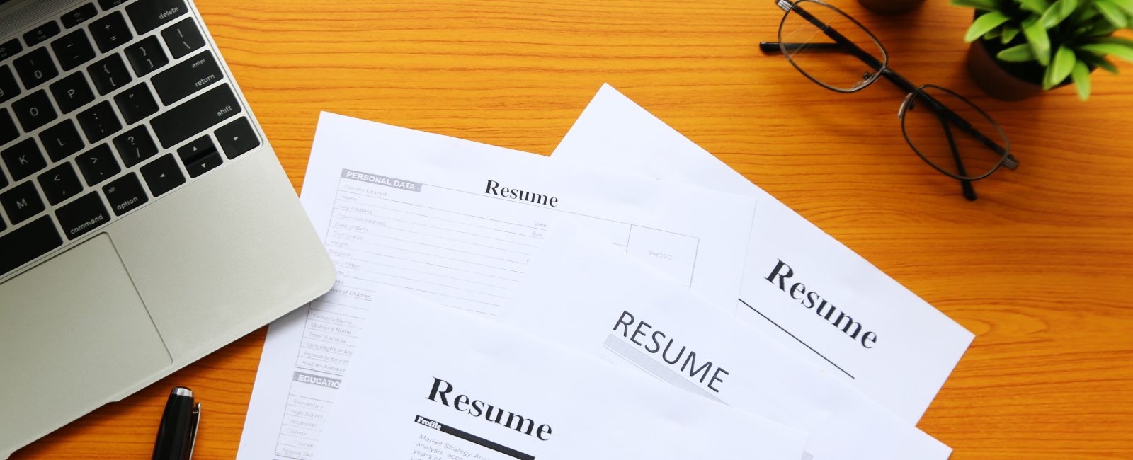 resume on table Office Business